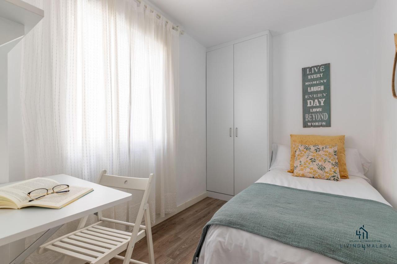Living4Malaga Sea Breeze Apartment Ngoại thất bức ảnh
